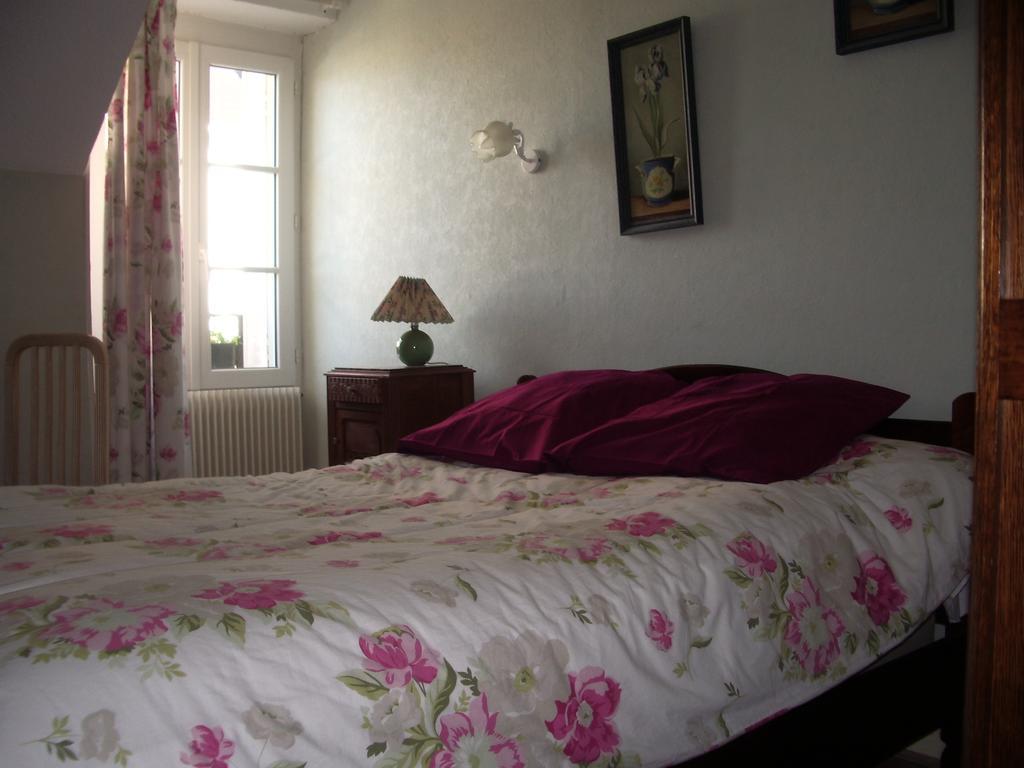 Les Glycines Bed & Breakfast Plaimpied-Givaudins Dış mekan fotoğraf