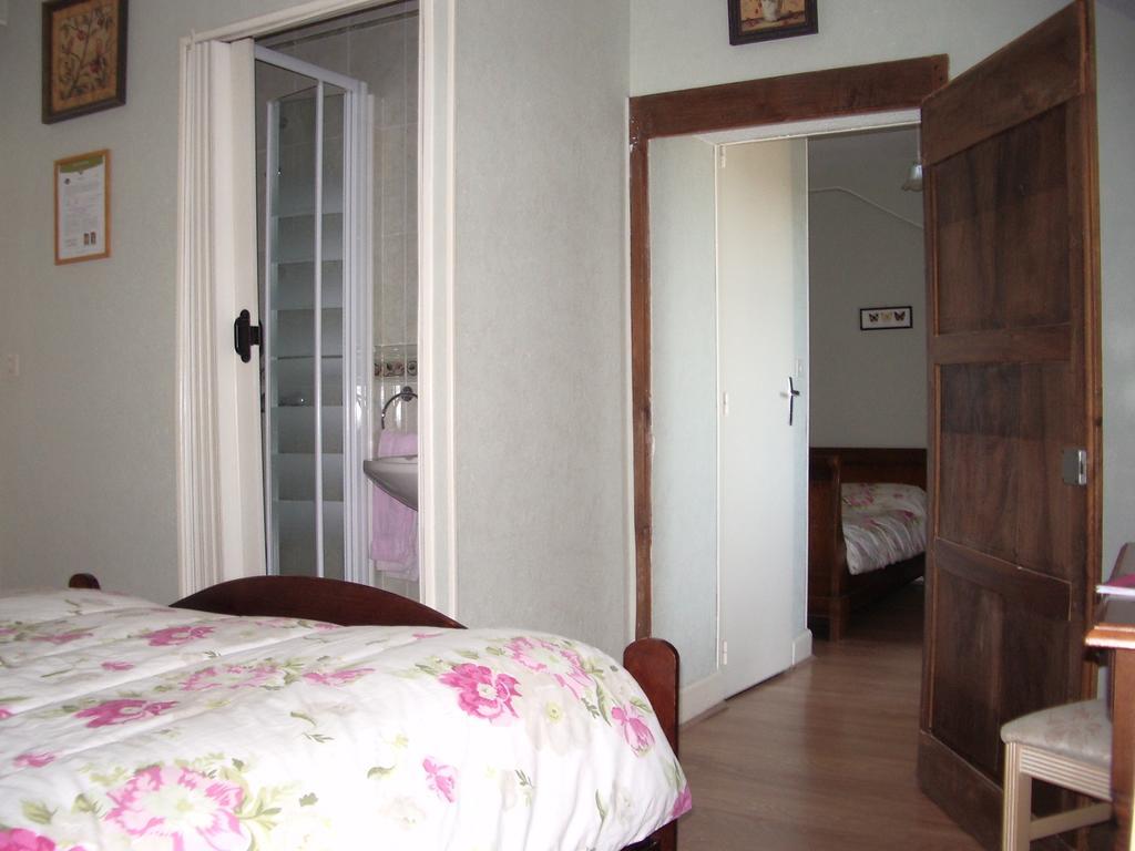 Les Glycines Bed & Breakfast Plaimpied-Givaudins Dış mekan fotoğraf